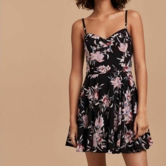 Talula/Aritzia Lipinski Skater Dress - Picture 5 of 14